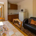 Hundefreundliches Nur 500 Meter Zum Mit Mediterraner Terrasse Crikvenica