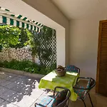 Hundefreundliches Nur 500 Meter Zum Mit Mediterraner Terrasse Daire Crikvenica