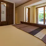 Hundefreundliches Nur 500 Meter Zum Mit Mediterraner Terrasse