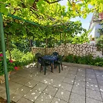 Hundefreundliches Nur 500 Meter Zum Mit Mediterraner Terrasse Appartamento Crikvenica