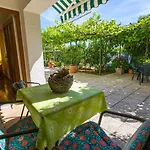 Hundefreundliches Nur 500 Meter Zum Mit Mediterraner Terrasse Crikvenica