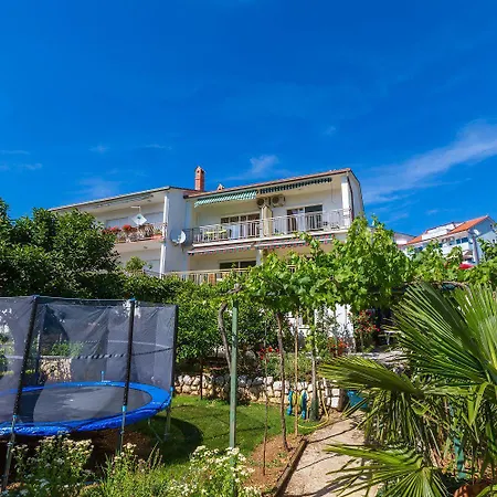 Hundefreundliches Nur 500 Meter Zum Mit Mediterraner Terrasse Apartament *