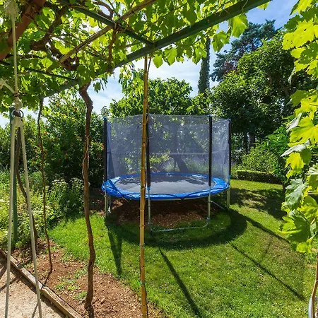 Apartament Hundefreundliches Nur 500 Meter Zum Mit Mediterraner Terrasse Crikvenica