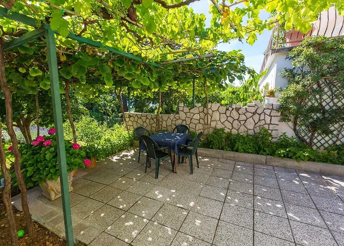 Hundefreundliches Nur 500 Meter Zum Mit Mediterraner Terrasse Apartamento Crikvenica